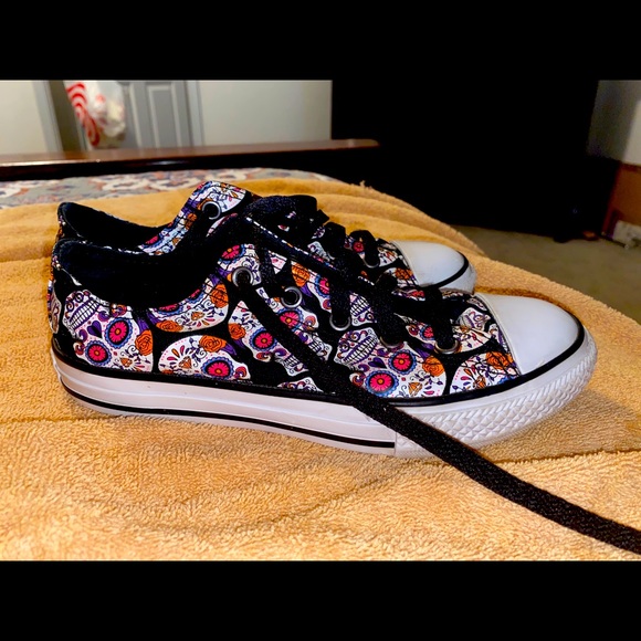 Girls skull Converse 💀